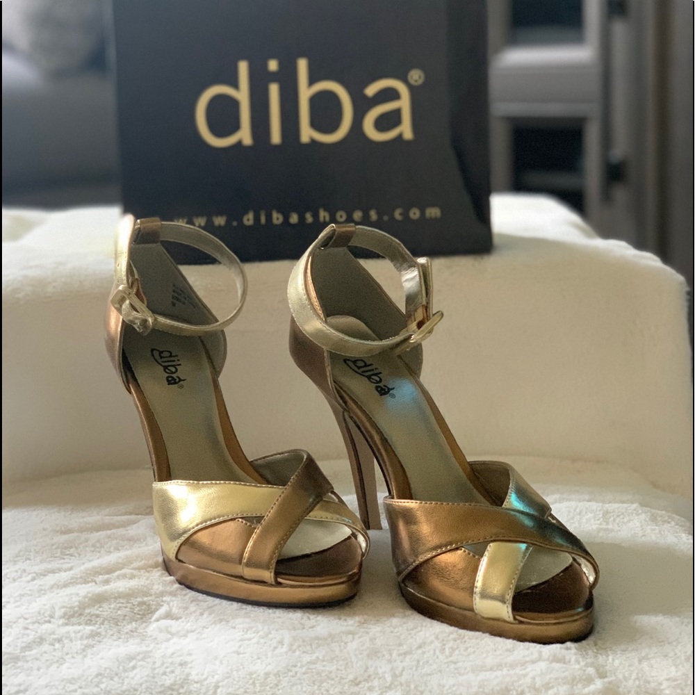 Diba Peep Toe Pump no box